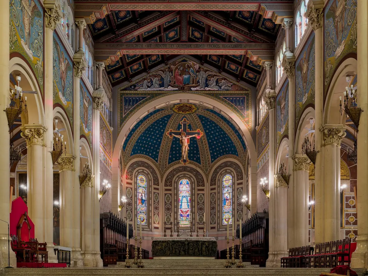 The nave of Reggio Calabria cathedral